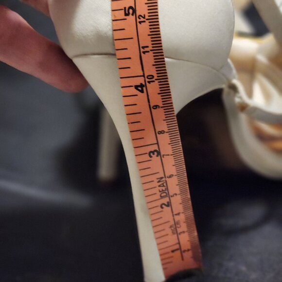 Ted Baker white heels with bow - Picture 10 of 15